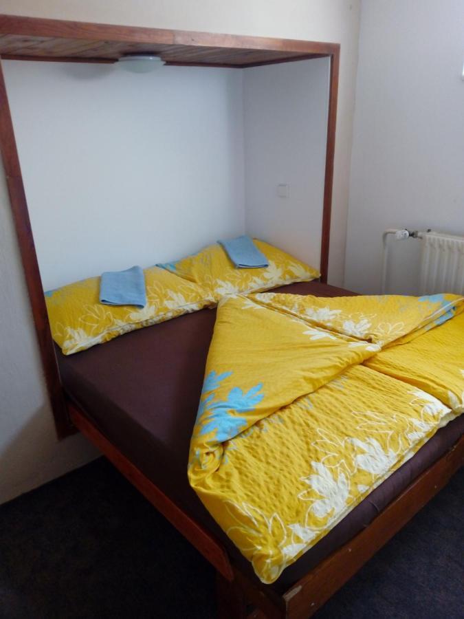 Hostel Havana Чески-Крумлов Экстерьер фото